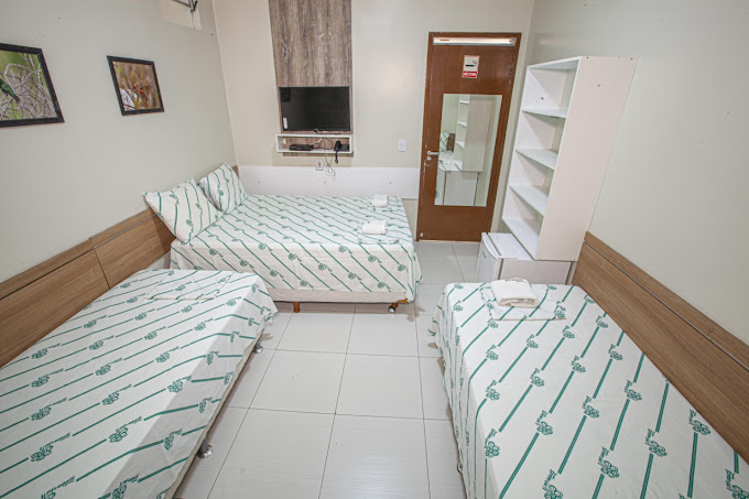 Quarto Quádruplo para Família